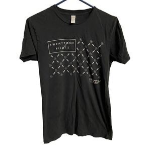 Twenty One pilots  T Shirt Mens Medium Rock Band  Black Short sleeved Crew Neck